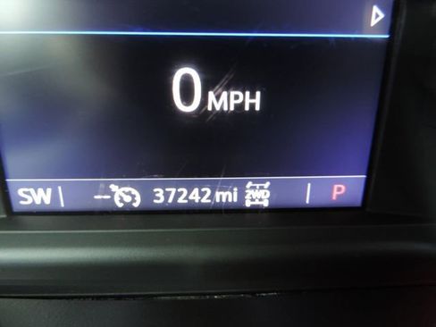 Certified 2021 Chevrolet Silverado 2500 LT w/ Midnight Edition image 31