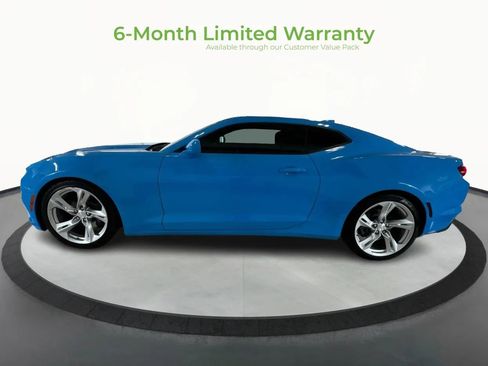 Used 2022 Chevrolet Camaro LT w/ Technology Package image 4