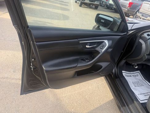 Used 2018 Nissan Altima 2.5 SR FWD image 8