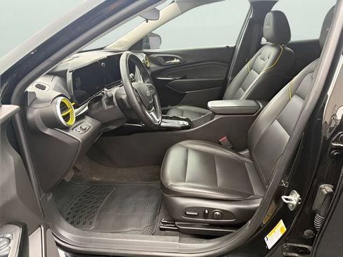 Used 2024 Chevrolet Trax ACTIV w/ Driver Confidence Package FWD image 10