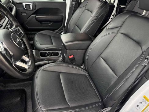 Used 2020 Jeep Gladiator Sport w/ Quick Order Package 24S image 17