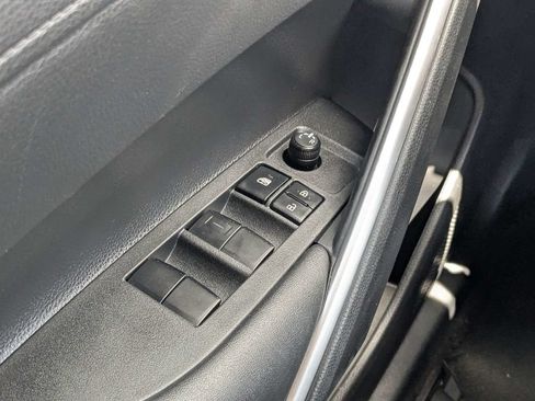 Used 2023 Toyota Corolla Cross LE FWD image 20