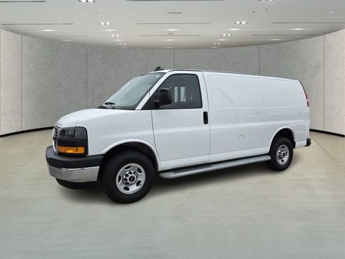 Used 2024 GMC Savana 2500 w/ Driver Convenience Package image 7