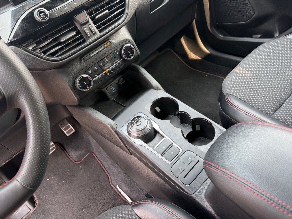 Used 2023 Ford Escape ST-Line FWD image 19