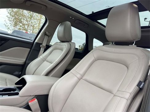 Certified 2022 Lincoln Corsair AWD w/ Premium Package image 8