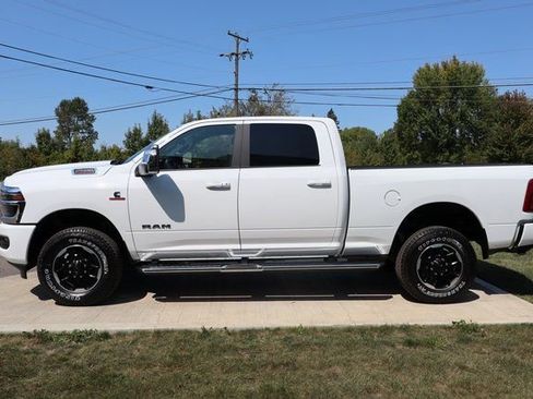 Used 2025 RAM 2500 Laramie image 36
