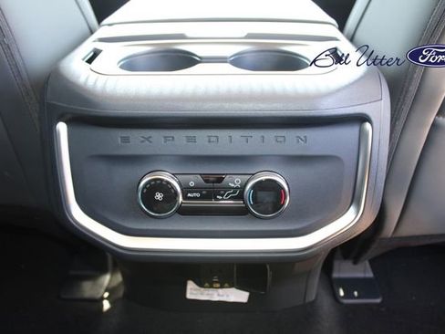New 2026 Ford Expedition Active image 11