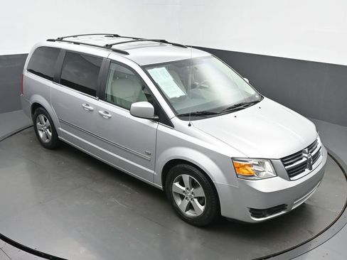 Used 2009 Dodge Grand Caravan SXT image 39