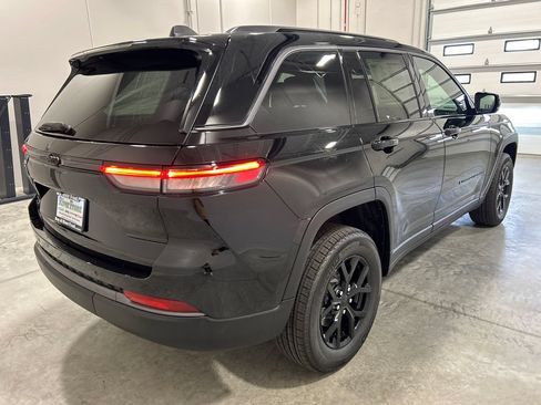 New 2026 Jeep Grand Cherokee Altitude AWD/4WD image 6