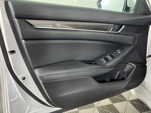 Used 2019 Honda Accord Sport image 10