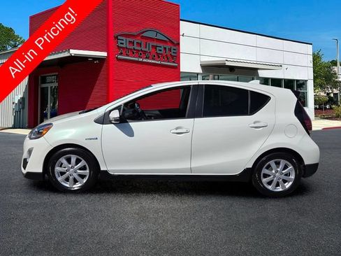 Used 2017 Toyota Prius C Three FWD image 2