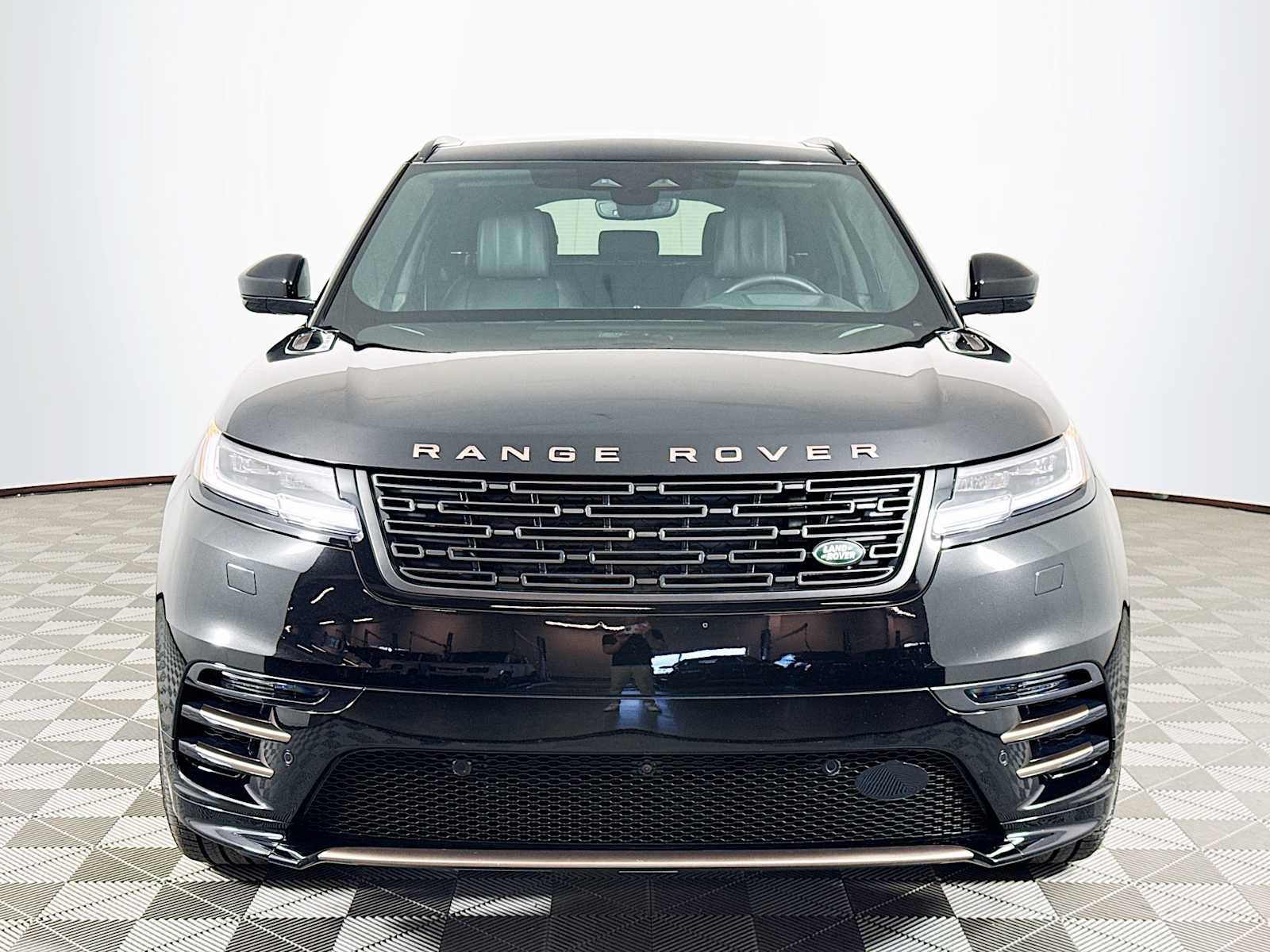 Used 2026 Land Rover Range Rover Velar Autobiography AWD/4WD image 2