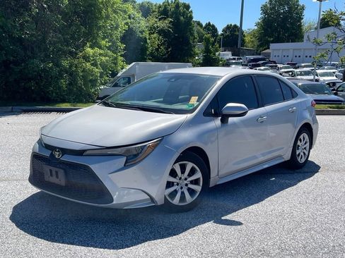 Used 2021 Toyota Corolla LE FWD image 1
