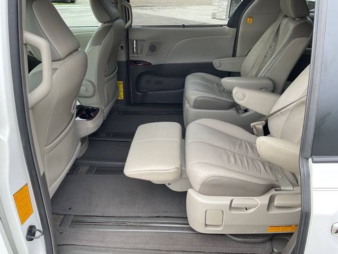 Used 2011 Toyota Sienna Limited w/ Premium Pkg AWD/4WD image 33