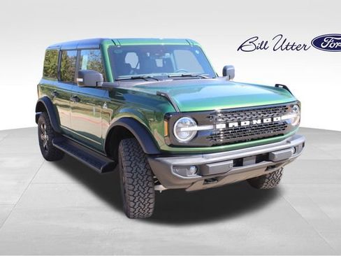 New 2025 Ford Bronco Outer Banks image 2