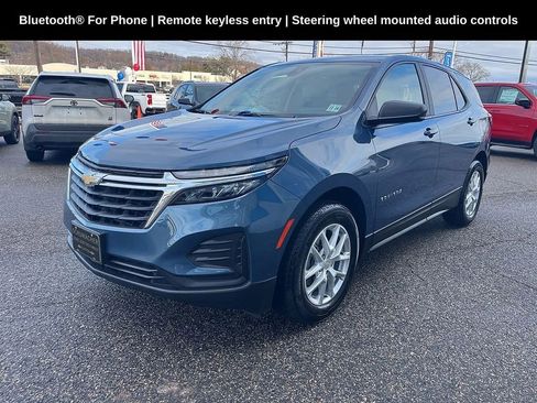 Used 2024 Chevrolet Equinox LS w/ LS Convenience Package image 3
