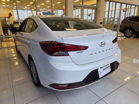 Used 2020 Hyundai Elantra SEL w/ Cargo Package (C1) FWD image 8