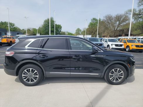 Used 2023 Lincoln Nautilus FWD w/ Premium Package image 6