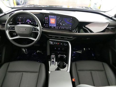 Used 2025 Audi Q5 Premium w/ Convenience Package AWD/4WD image 10