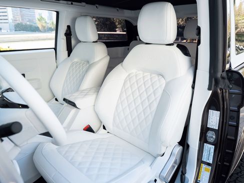 Used 2024 Ford Bronco Black Diamond image 21