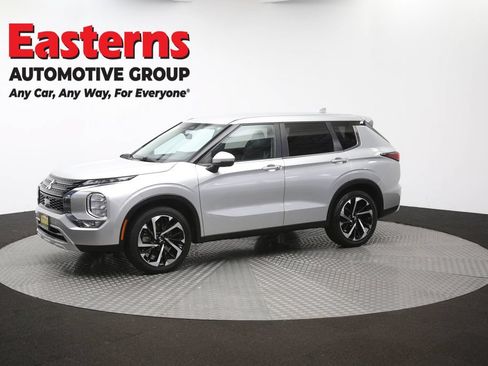 Used 2024 Mitsubishi Outlander SE FWD image 57