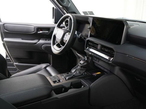 Used 2025 Toyota Land Cruiser image 68