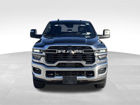Used 2025 RAM 2500 Big Horn AWD/4WD image 4