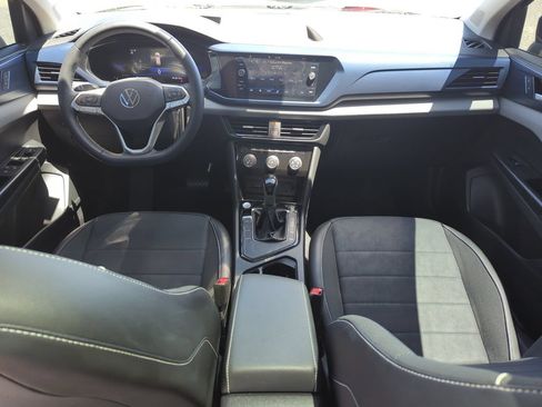 Used 2023 Volkswagen Taos SE w/ Panoramic Sunroof Package FWD image 15