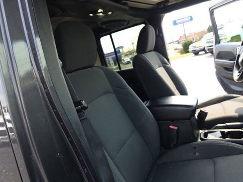 Used 2020 Jeep Wrangler Unlimited Sport S AWD/4WD image 36