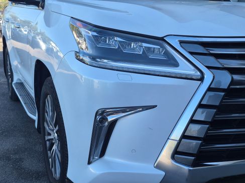 Used 2018 Lexus LX 570 4WD image 25