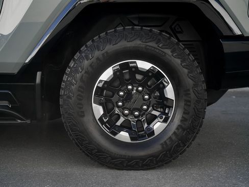 Used 2024 GMC Hummer EV 3X w/ Extreme Off-Road Package image 13