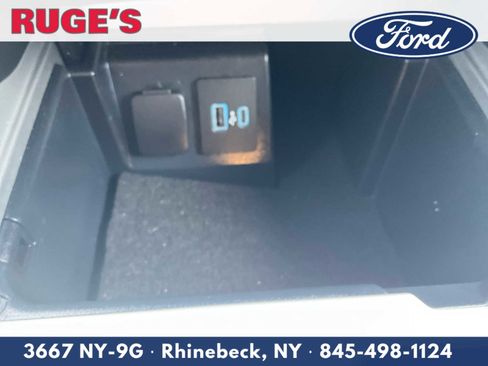 Used 2022 Ford Explorer XLT w/ Equipment Group 202A image 26