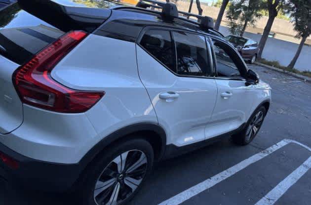 Used 2023 Volvo XC40 Recharge Core w/ Protection Package Premier AWD/4WD image 2