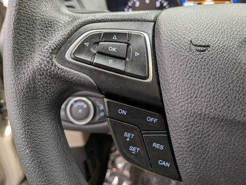 Used 2018 Ford Escape SE image 16