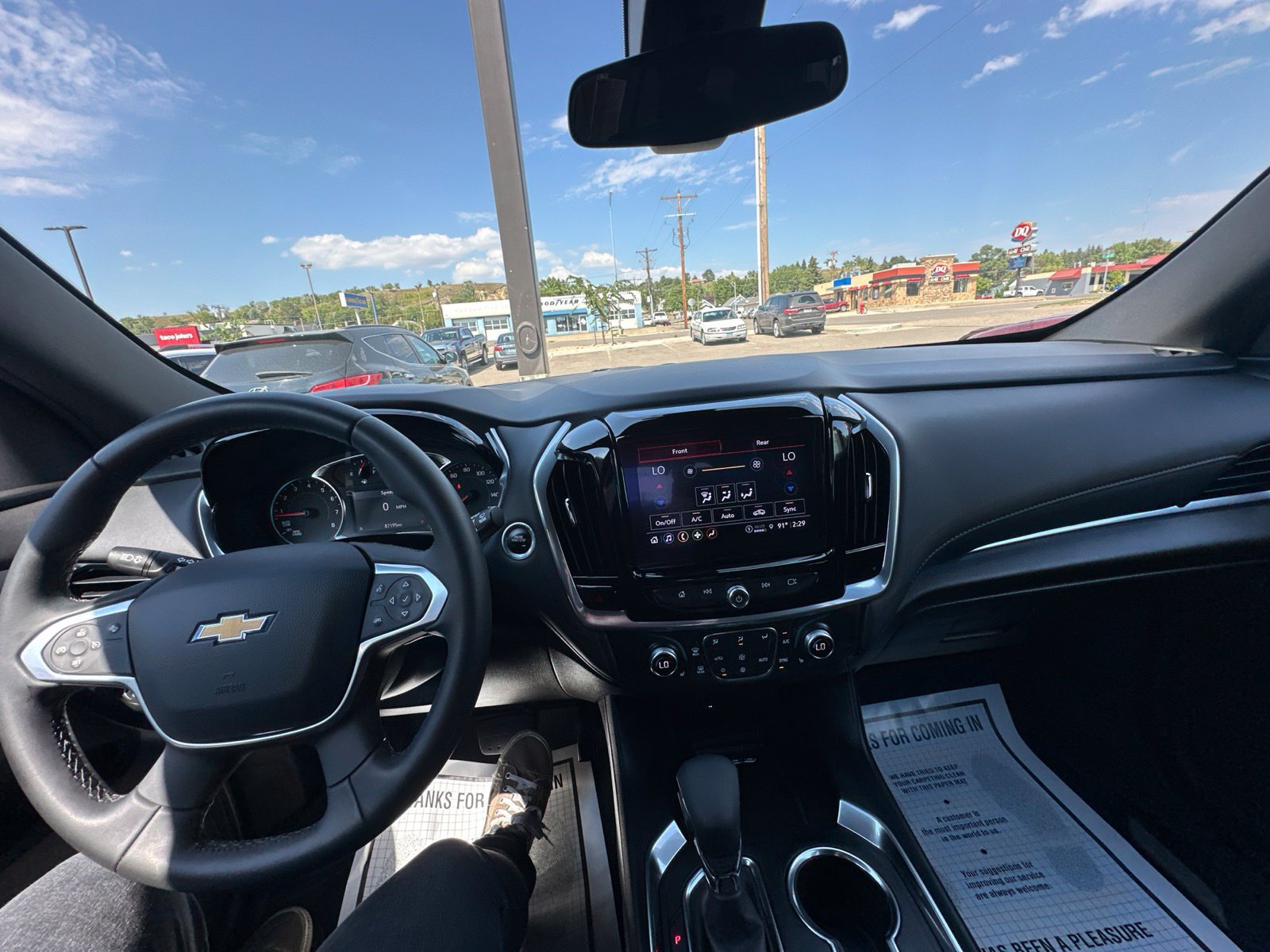 Used 2023 Chevrolet Traverse LT AWD/4WD image 47