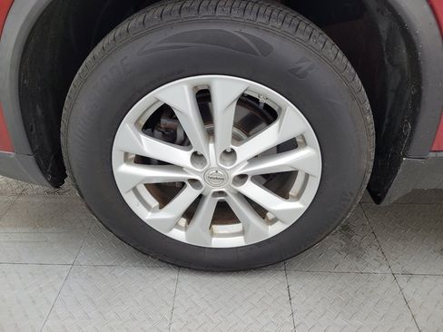 Used 2016 Nissan Rogue SV w/ SV Premium Package image 31