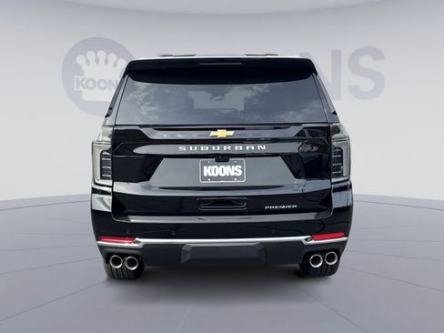 New 2026 Chevrolet Suburban Premier image 5