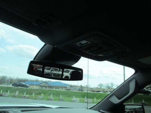 Used 2025 GMC Sierra 1500 SLT w/ SLT Premium Plus Package image 32