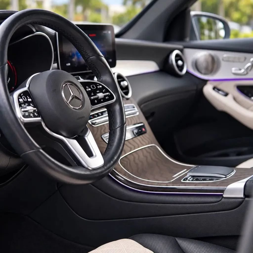 Used 2021 Mercedes-Benz GLC 300 4MATIC image 14