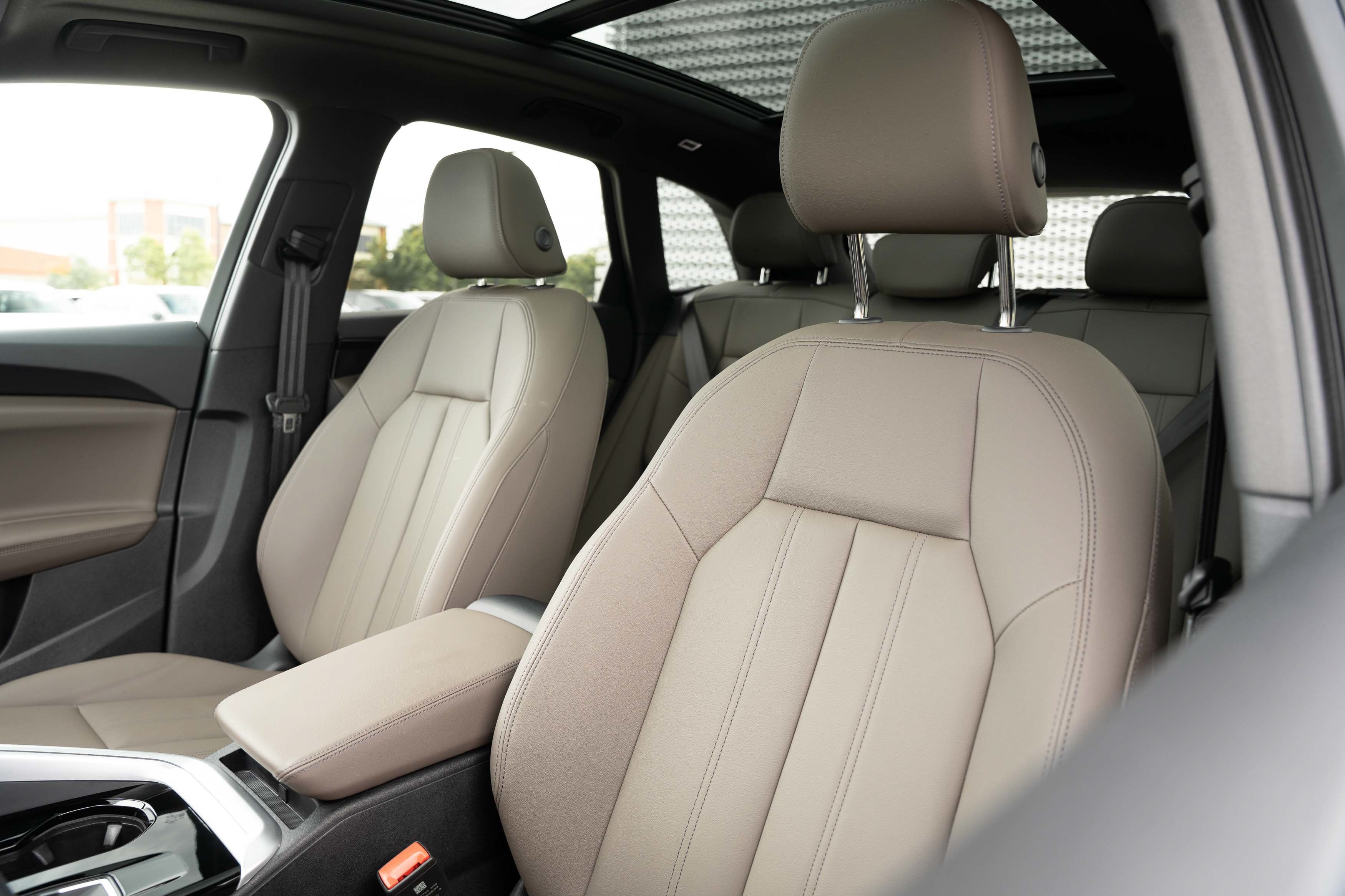 Certified 2025 Audi Q5 Premium w/ Convenience Package AWD/4WD image 19