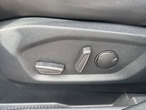 Used 2020 Ford Edge ST image 12