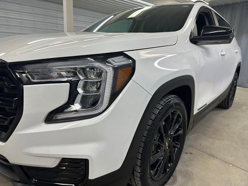 Certified 2023 GMC Terrain SLE w/ Driver Convenience Package image 34