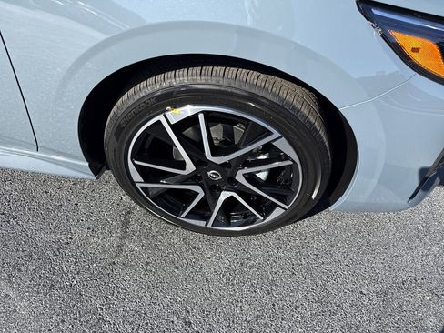 New 2025 Nissan Sentra SR w/ SR Premium Package FWD image 22