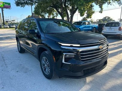 Used 2025 Chevrolet Traverse LT