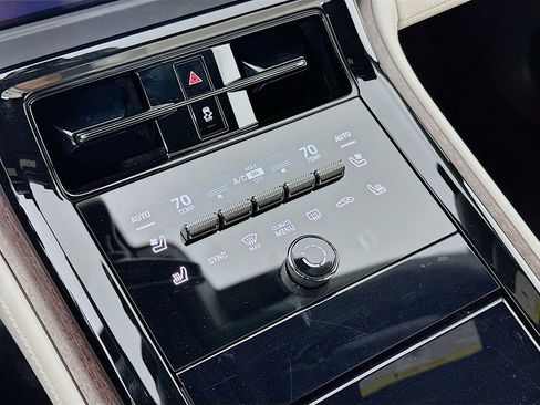 Used 2024 Porsche Panamera 4 image 18