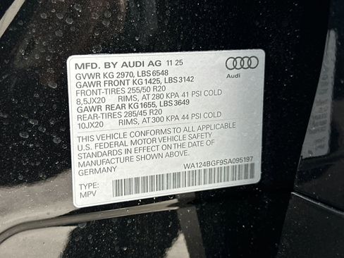 New 2025 Audi Q6 e-tron Premium Plus image 29