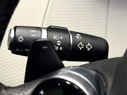 Used 2018 Land Rover Range Rover Velar S AWD/4WD image 20