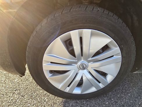 Used 2014 Nissan Leaf SV w/ LED & Quick Charge Package image 9