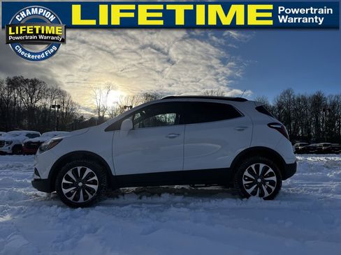 Certified 2022 Buick Encore Preferred w/ Safety Package image 12