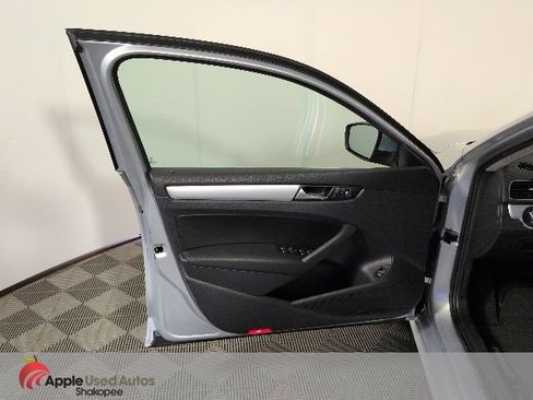 Used 2013 Volkswagen Passat 2.5 SE FWD image 10
